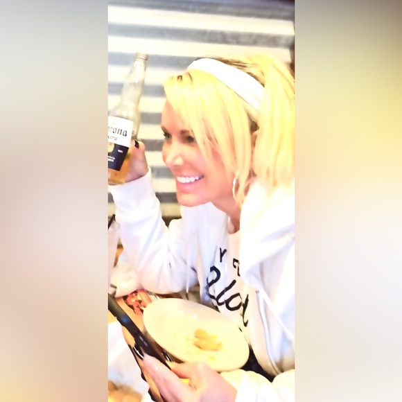 “You can’t wait for life to get less hard anymore before you decide to be happy” - Picture 5 of 10